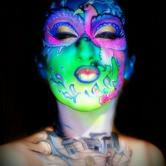 Meet your Seller/Buyer, Tammy - Picture 6 of 16